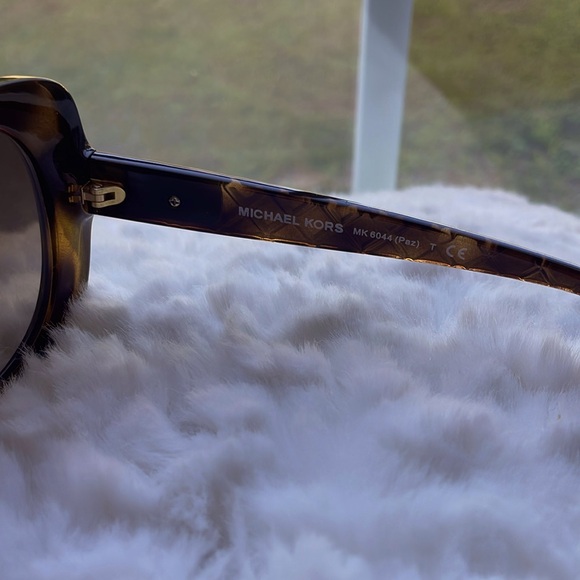 Michael Kors Sunglasses - Picture 8 of 10